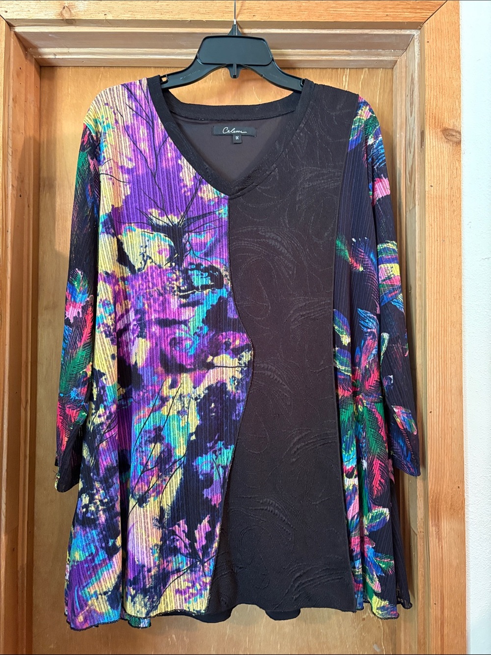 CALE Vibrant Floral Panel V-Neck Tunic with Black Center